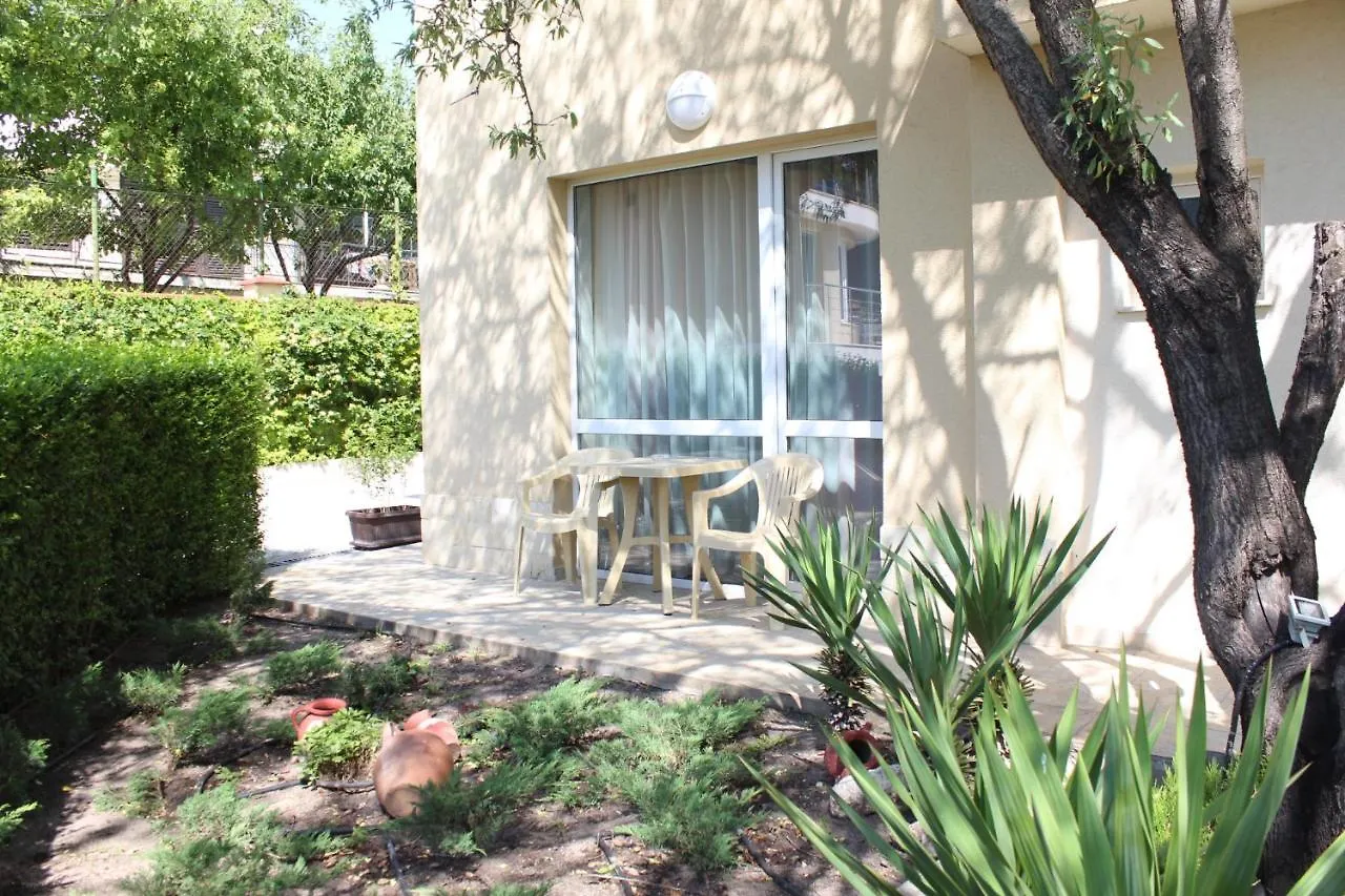 Complex Pika Guest House Golden Sands