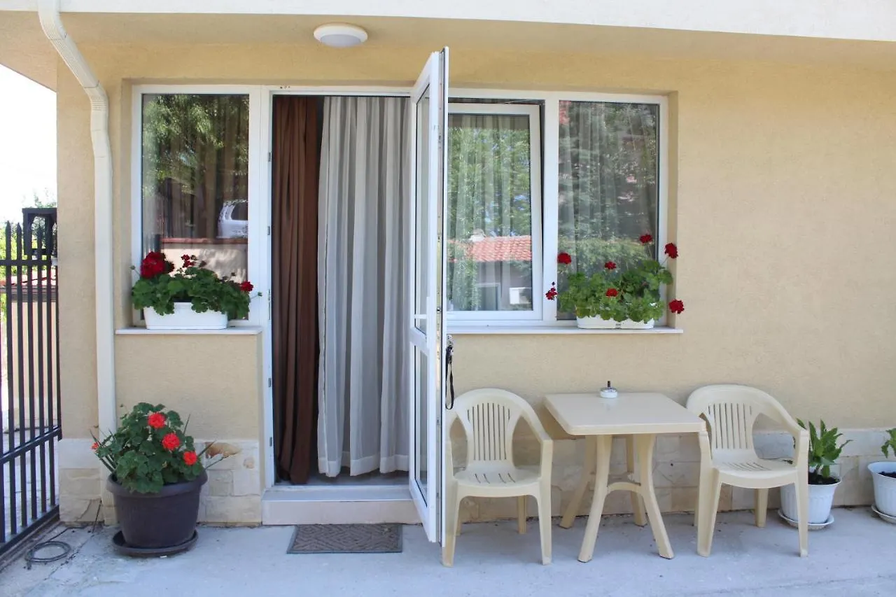 Complex Pika Guest House Golden Sands