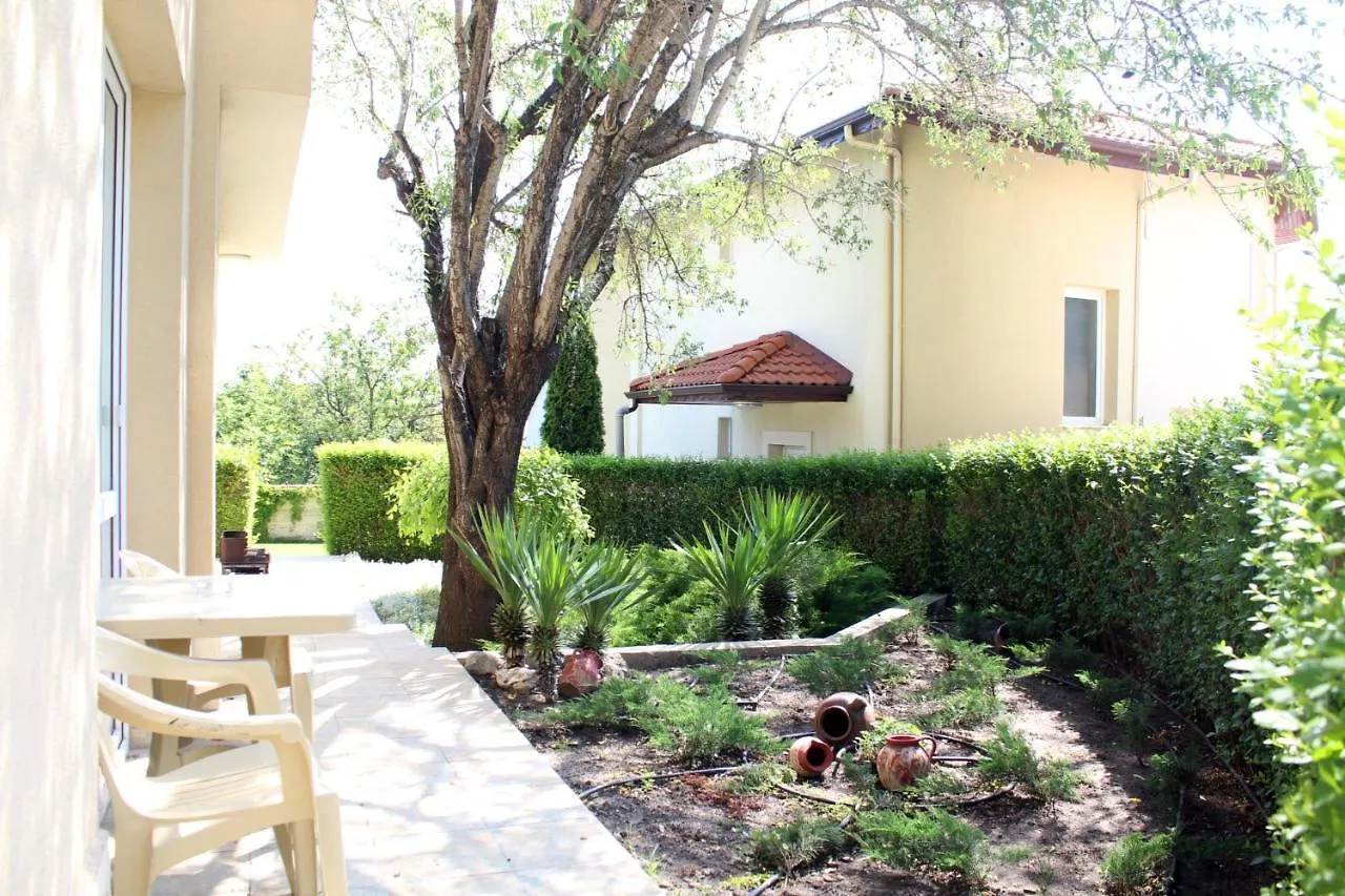 Complex Pika Guest House Golden Sands