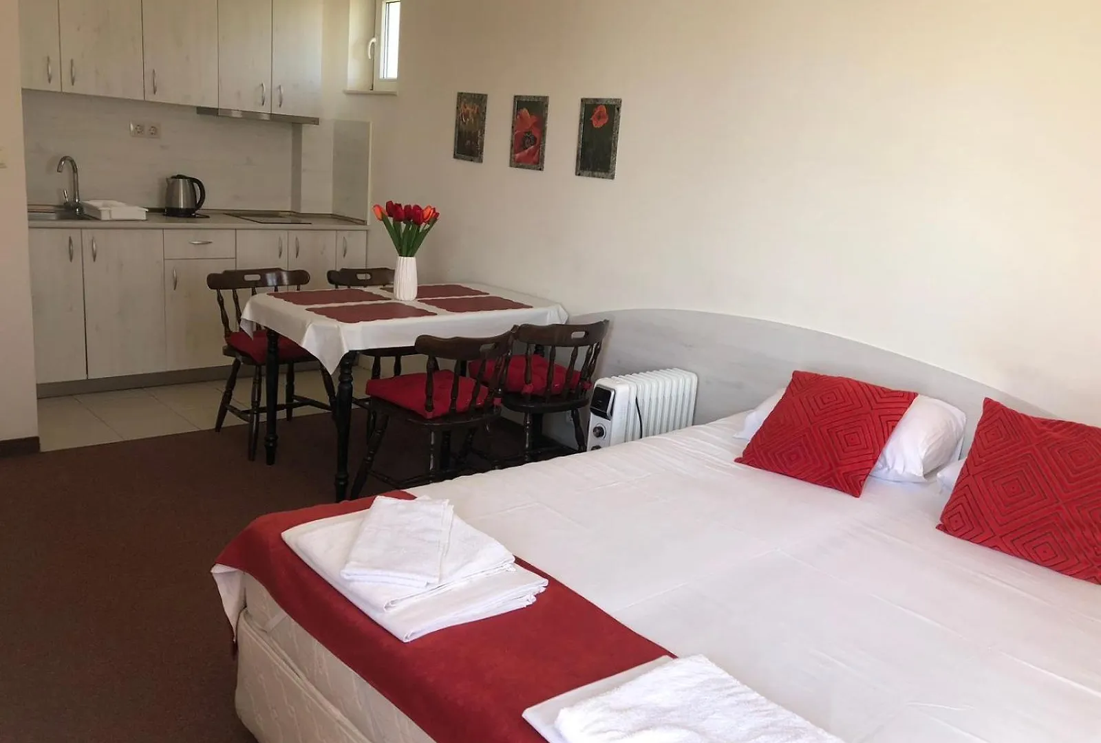 Complex Pika Guest House Golden Sands