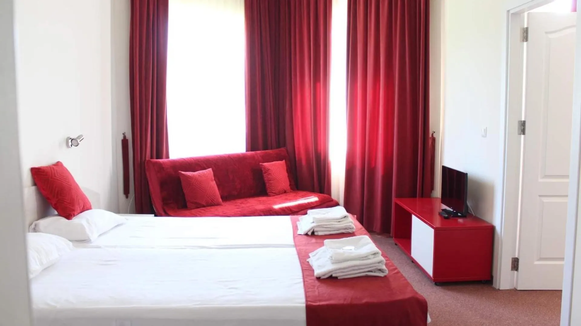 Complex Pika Guest House Golden Sands