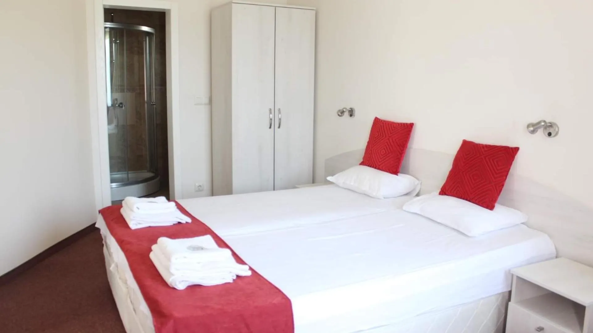 Complex Pika Guest House Golden Sands