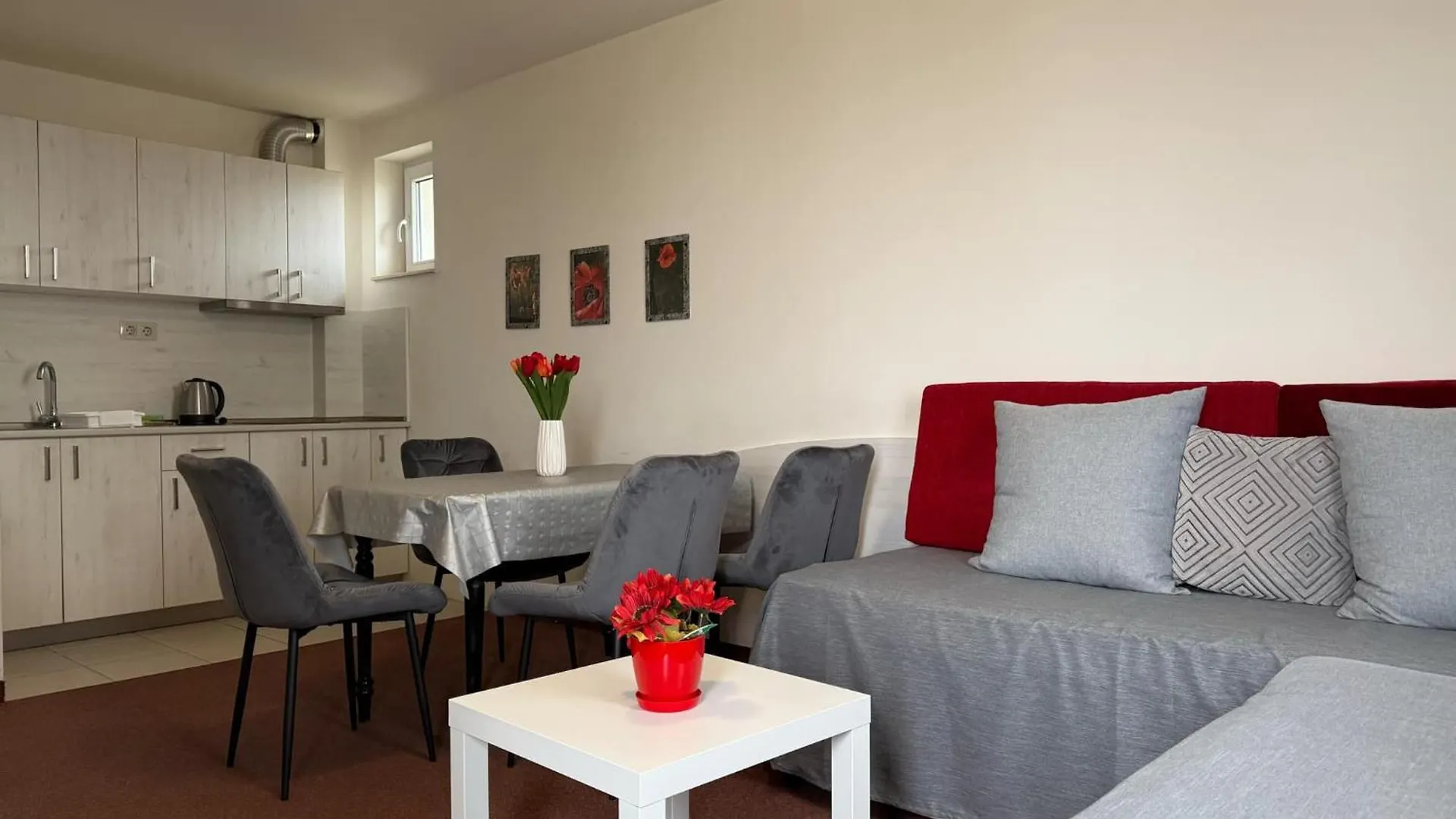 Complex Pika Guest House Golden Sands