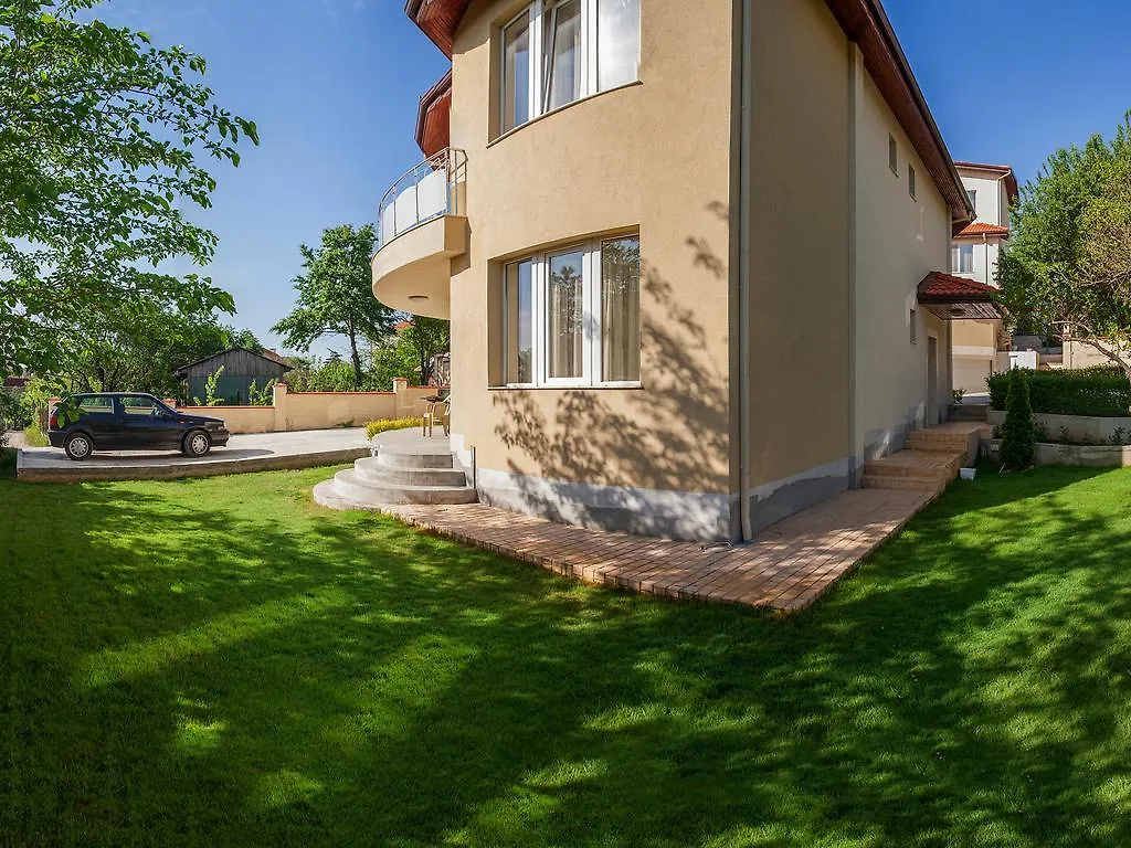 Complex Pika Guest House Golden Sands