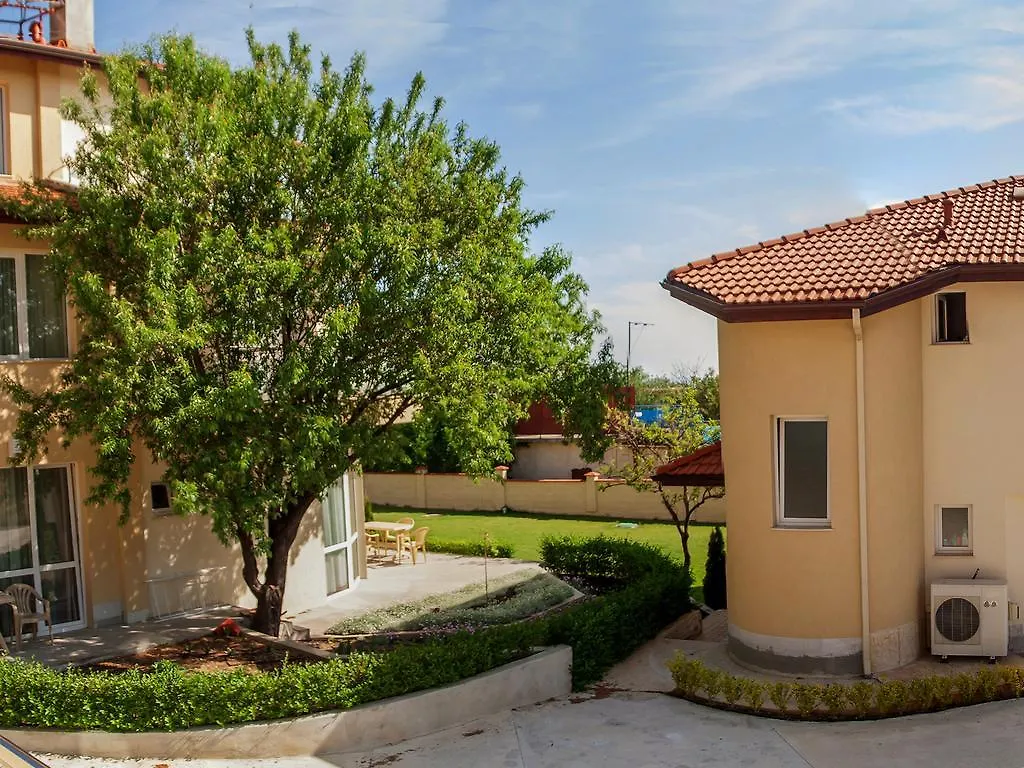 Complex Pika Guest House Golden Sands