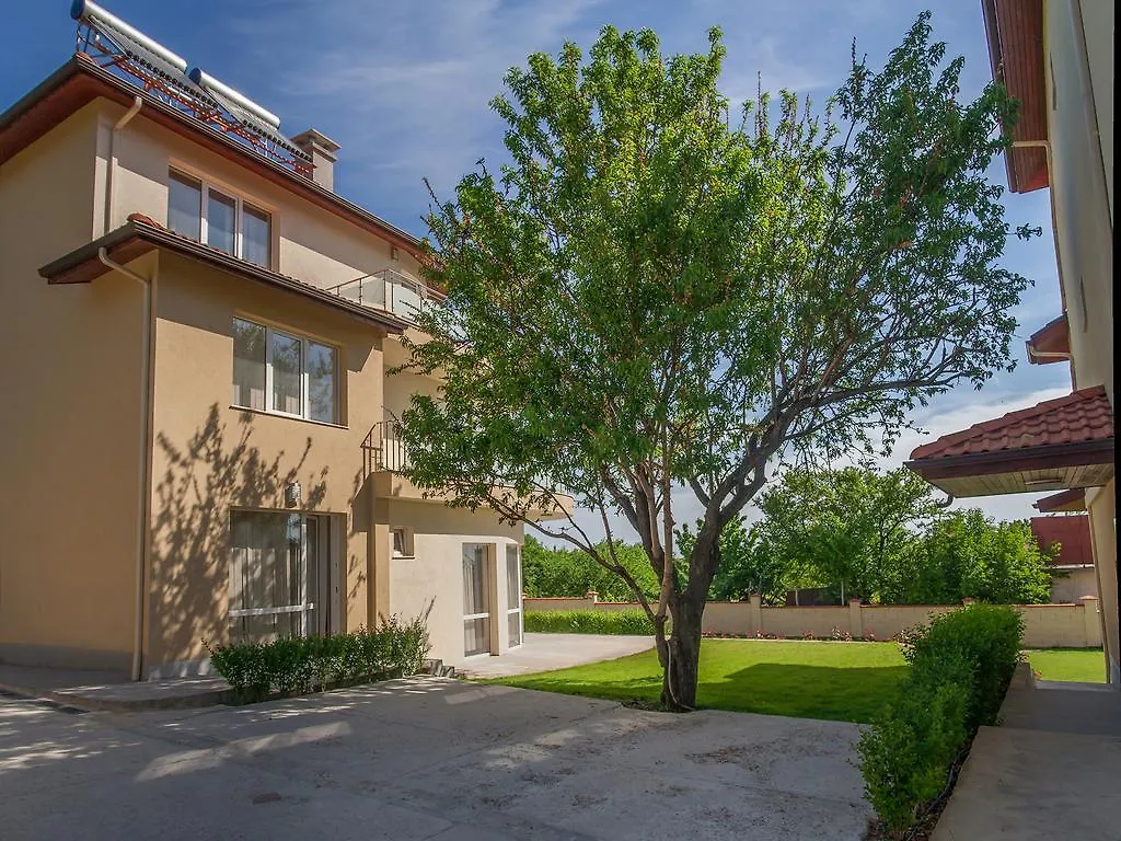 Complex Pika Guest House Golden Sands