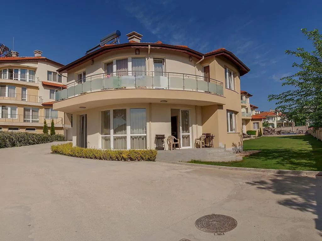 Complex Pika Guest House Golden Sands 3*,