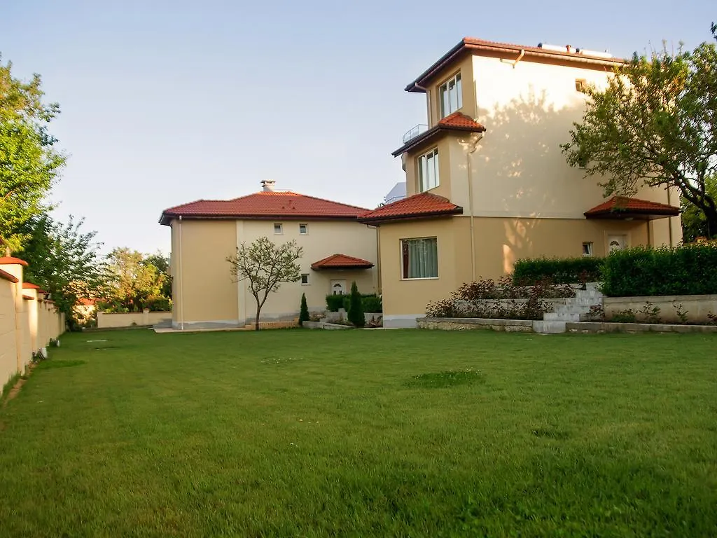 Complex Pika Guest House Golden Sands